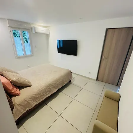 Bas De Apartament