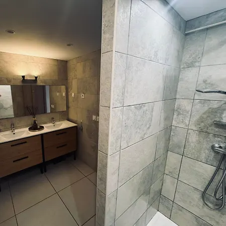 Apartament Bas De *